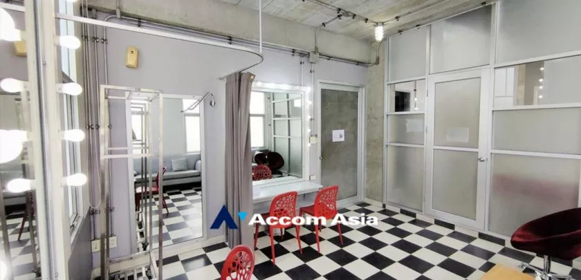12  Studio Warehouse For Sale in Sukhumvit ,Bangkok BTS Phra khanong AA32963