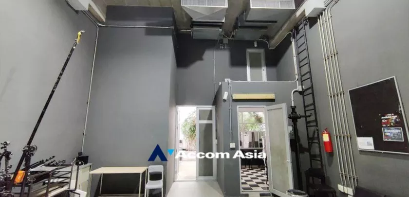13  Studio Warehouse For Sale in Sukhumvit ,Bangkok BTS Phra khanong AA32963