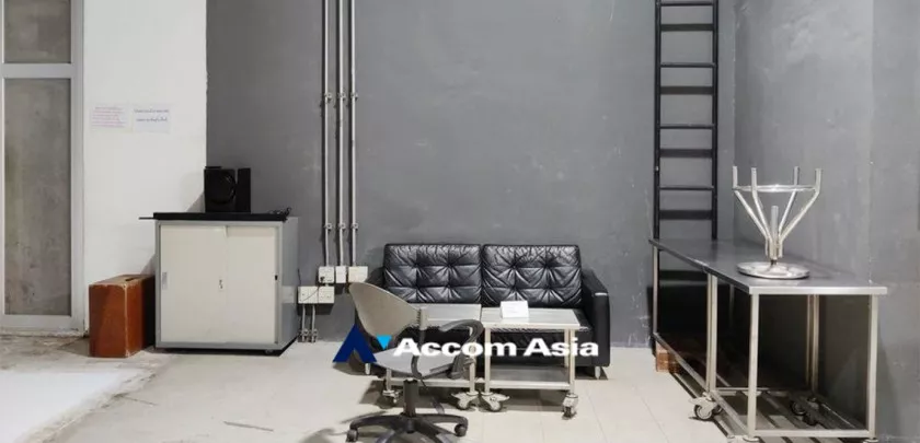 4  Studio Warehouse For Sale in Sukhumvit ,Bangkok BTS Phra khanong AA32963
