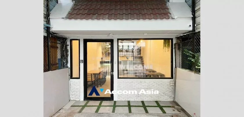  4 Bedrooms  Shophouse For Sale in Bangna, Bangkok  near BTS Udomsuk (AA32964)