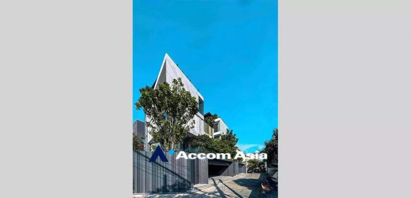 9  3 br House For Sale in Sukhumvit ,Bangkok BTS Ekkamai AA32965