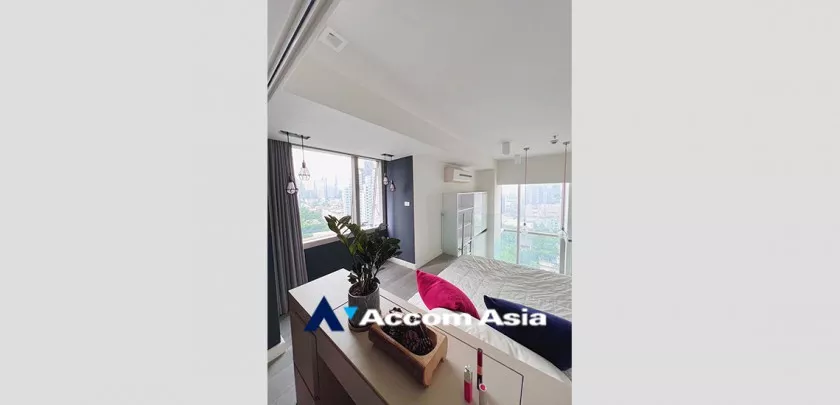 Double High Ceiling, Duplex Condo, Pet friendly |  1 Bedroom  Condominium For Sale in Sukhumvit, Bangkok  near BTS Thong Lo (AA32967)