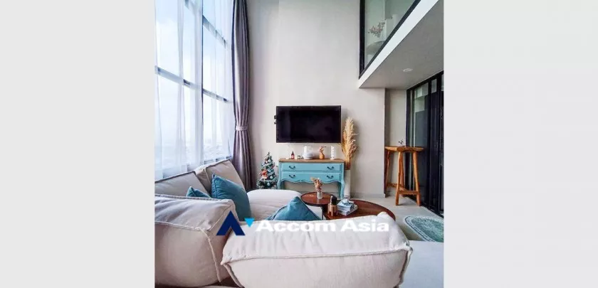 unit 1 Bedroom  Condominium For Rent in Sathorn, Bangkok  near BTS Chong Nonsi (AA32968)