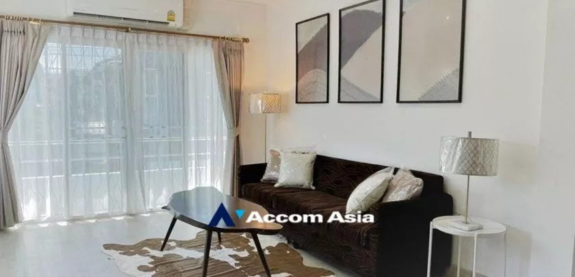 unit 3 Bedrooms  House For Rent & Sale in Pattanakarn, Bangkok  near ARL Ramkhamhaeng (AA32977)