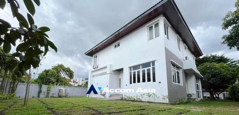 4  4 br House for rent and sale in phaholyothin ,Bangkok MRT Lat Phrao AA32978