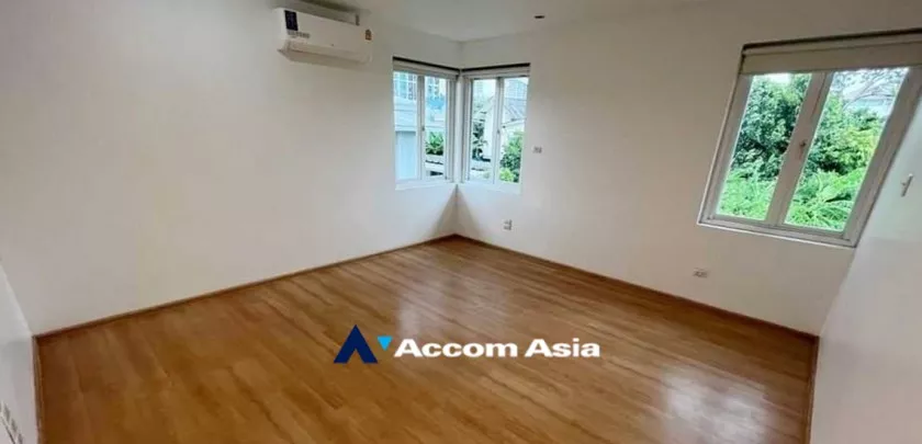 8  4 br House for rent and sale in phaholyothin ,Bangkok MRT Lat Phrao AA32978