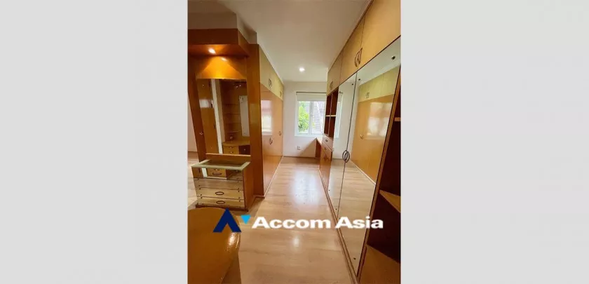 14  4 br House for rent and sale in phaholyothin ,Bangkok MRT Lat Phrao AA32978