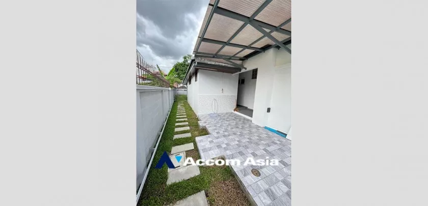 15  4 br House for rent and sale in phaholyothin ,Bangkok MRT Lat Phrao AA32978