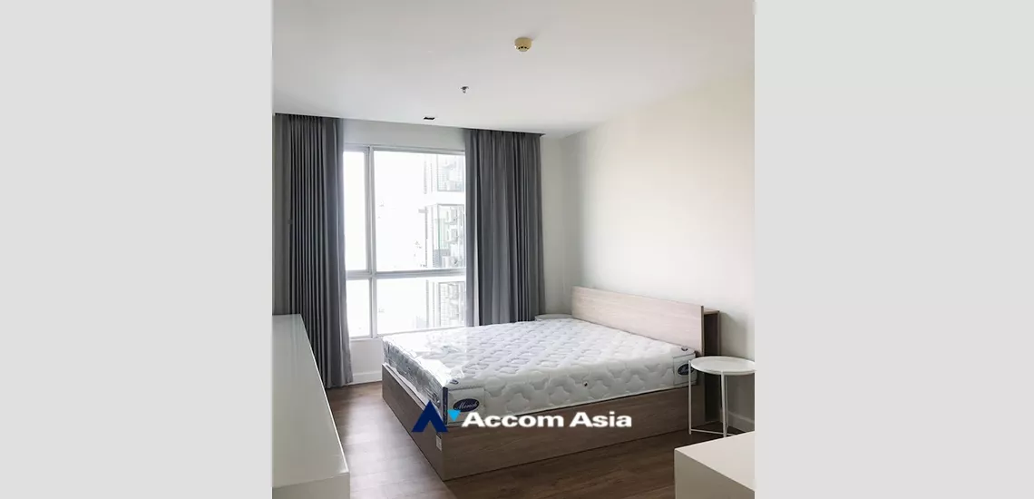  2 Bedrooms  Condominium For Rent in Dusit, Bangkok  near BTS Pho Nimit (AA32982)