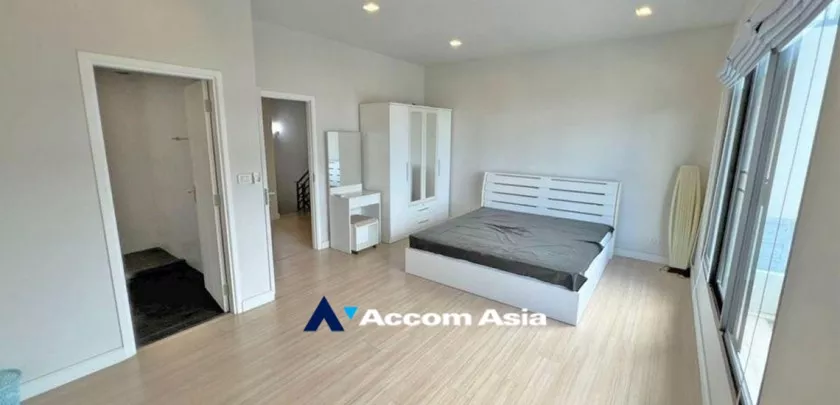 5  3 br Townhouse For Rent in Samutprakan , BTS Bang Na at Plex Bangna AA32986