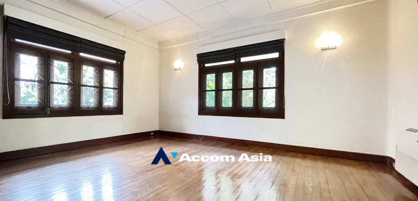 11  3 br House For Rent in Sathorn ,Bangkok MRT Lumphini AA32991