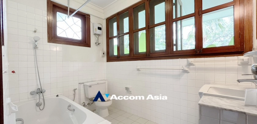 18  3 br House For Rent in Sathorn ,Bangkok MRT Lumphini AA32991