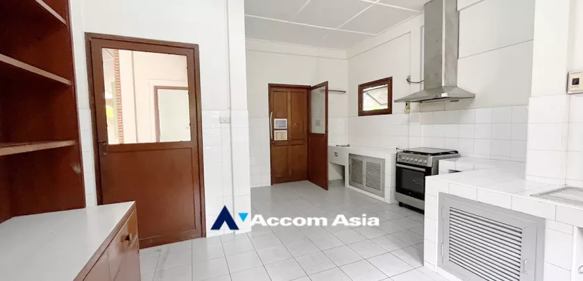 21  3 br House For Rent in sathorn ,Bangkok MRT Lumphini AA32991