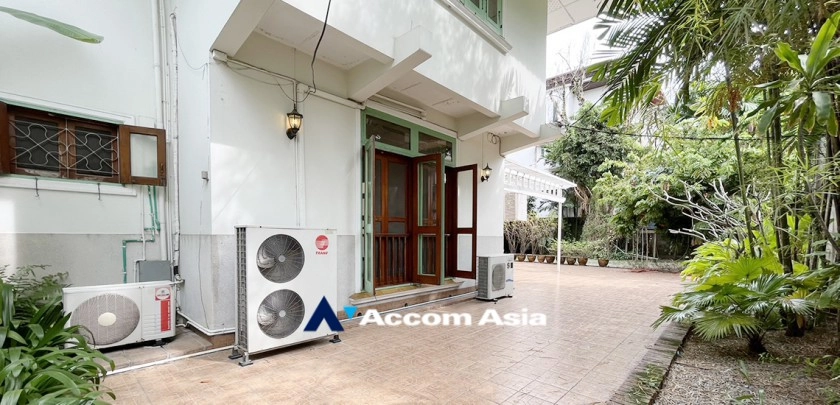 24  3 br House For Rent in Sathorn ,Bangkok MRT Lumphini AA32991