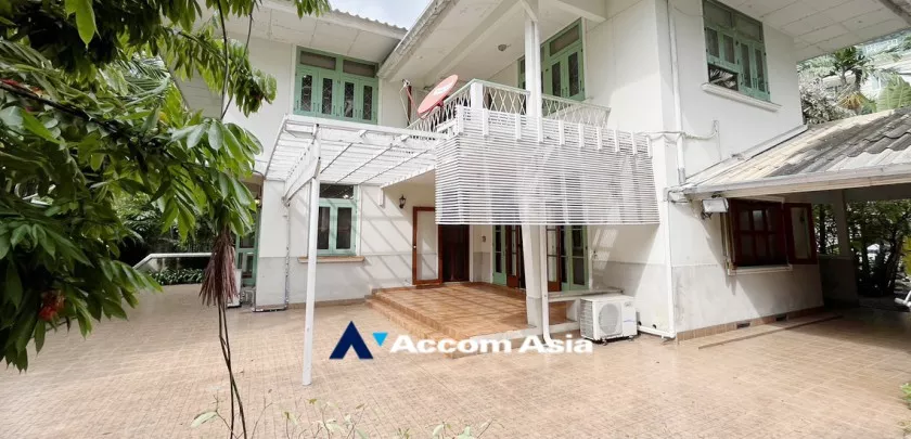 25  3 br House For Rent in sathorn ,Bangkok MRT Lumphini AA32991