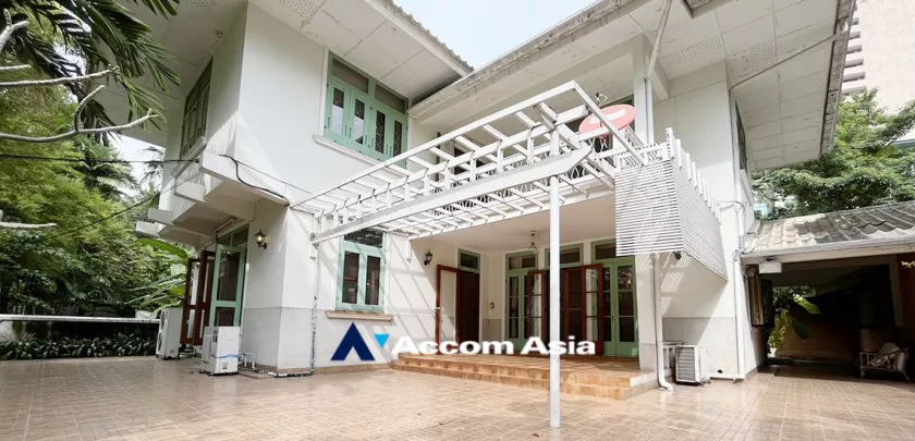 26  3 br House For Rent in sathorn ,Bangkok MRT Lumphini AA32991