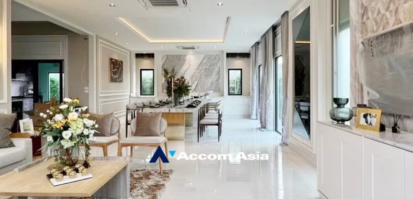  5 Bedrooms  House For Sale in Bangna, Bangkok  near BTS Bang Na (AA32992)