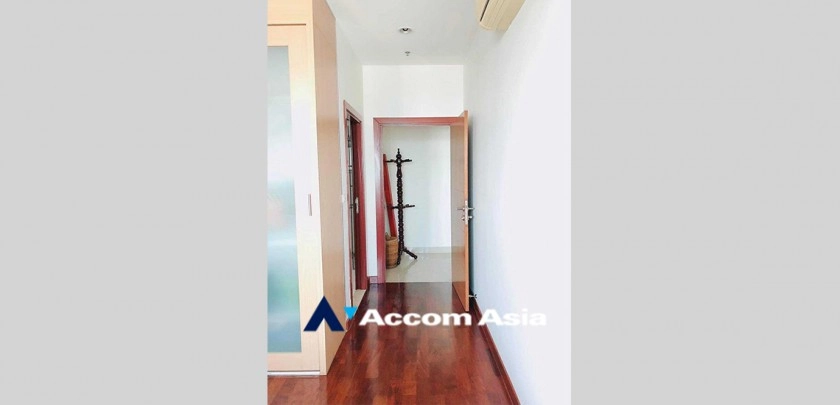 unit 3 Bedrooms  Condominium For Sale in Sathorn, Bangkok  near BRT Technic Krungthep (AA33002)