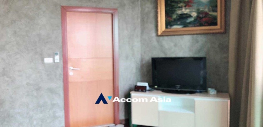 unit 3 Bedrooms  Condominium For Sale in Sathorn, Bangkok  near BRT Technic Krungthep (AA33002)