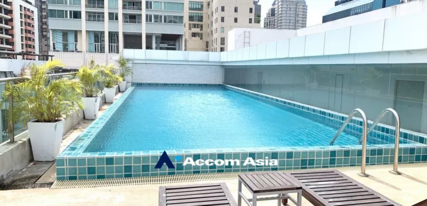  1 Bedroom  Condominium For Sale in Silom, Bangkok  near BTS Sala Daeng - MRT Silom (AA33024)
