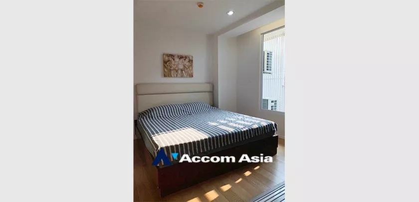  1 Bedroom  Condominium For Sale in Silom, Bangkok  near BTS Sala Daeng - MRT Silom (AA33024)