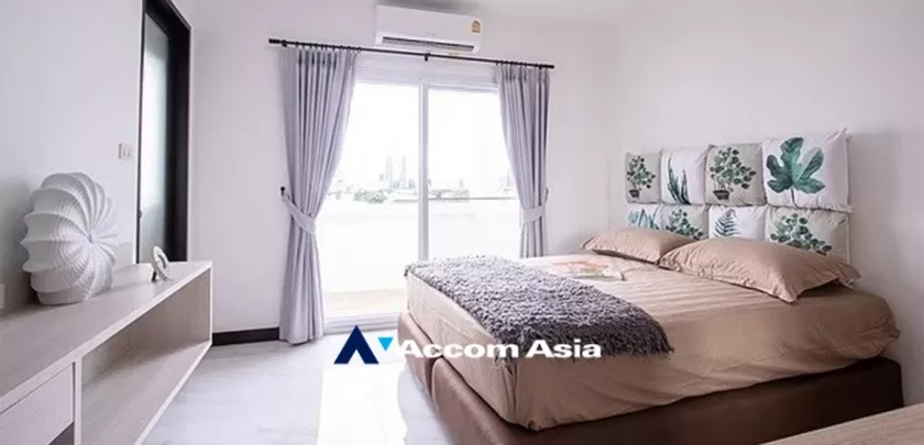 14  3 br Apartment For Rent in Sukhumvit ,Bangkok BTS Punnawithi at Apartment complex in Bangkok AA33042
