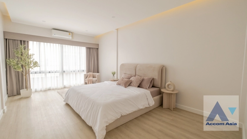 6  4 br Townhouse for rent and sale in Sukhumvit ,Bangkok BTS Phra khanong AA33050