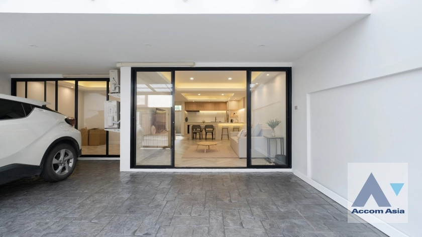 8  4 br Townhouse for rent and sale in Sukhumvit ,Bangkok BTS Phra khanong AA33050