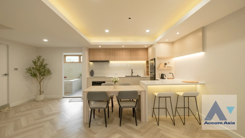 unitHome Office, Pet friendly |  Newly renovated townhome 4 beds for rent in Sukhumvit, Bangkok near BTS Phra khanong (AA33050)