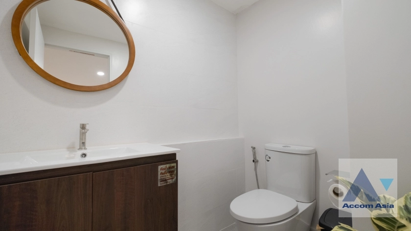 15  4 br Townhouse for rent and sale in Sukhumvit ,Bangkok BTS Phra khanong AA33050