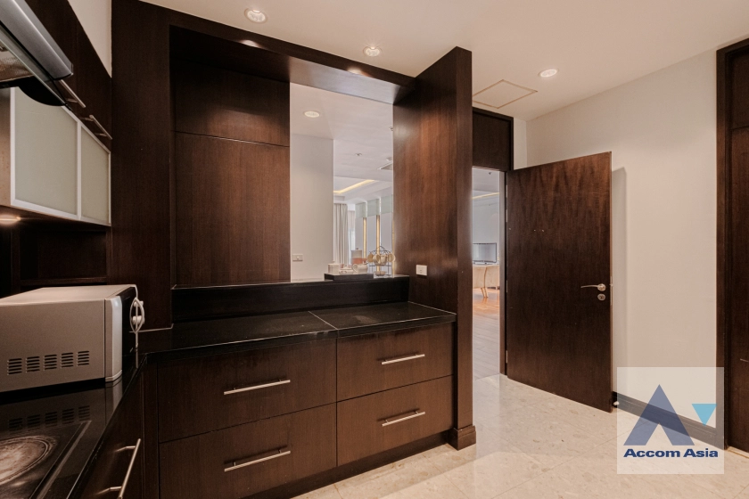 6  4 br Apartment For Rent in Ploenchit ,Bangkok BTS Ploenchit at Elegance and Traditional Luxury AA33053