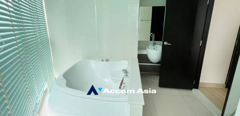 8  2 br Condominium For Rent in Sukhumvit ,Bangkok BTS Phra khanong at Sky Walk Condominium AA33056
