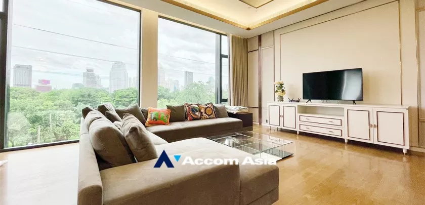  3 Bedrooms  Condominium For Rent in Ploenchit, Bangkok  near BTS Ratchadamri (AA33081)