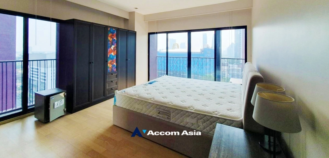22  4 br Condominium For Rent in Sukhumvit ,Bangkok BTS Ekkamai at Noble Reveal AA33082
