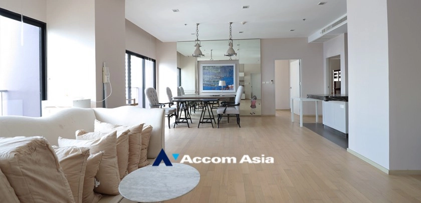 4  4 br Condominium For Rent in Sukhumvit ,Bangkok BTS Ekkamai at Noble Reveal AA33082