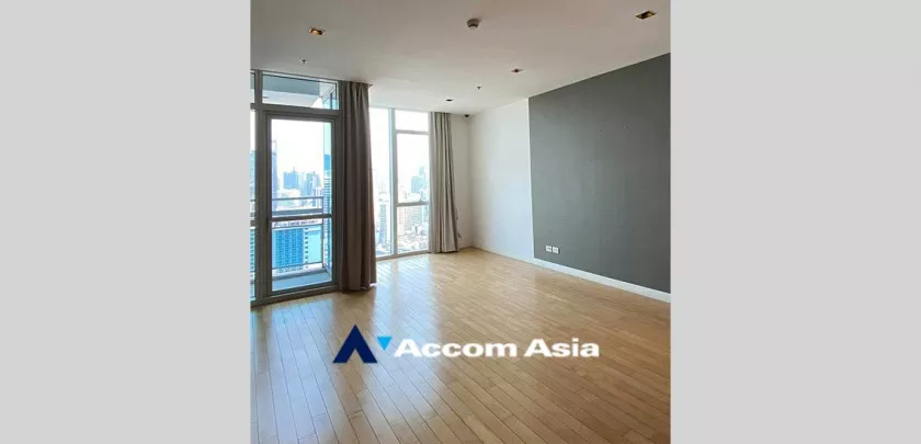  3 Bedrooms  Condominium For Rent in Ploenchit, Bangkok  near BTS Ploenchit (AA33084)