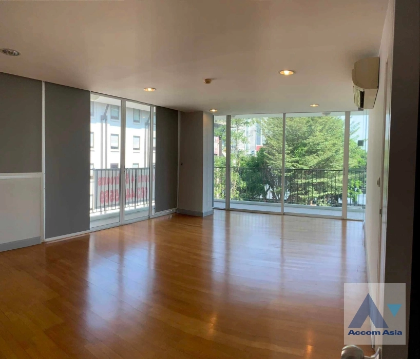  1  3 br Condominium For Sale in Charoen Nakhon ,Bangkok BTS Krung Thon Buri at The Fine at River AA33091