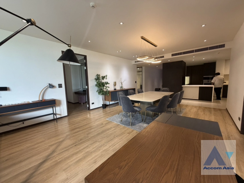6  4 br Apartment For Rent in Sukhumvit ,Bangkok BTS Phrom Phong at Modern Brand New Apartment AA33095