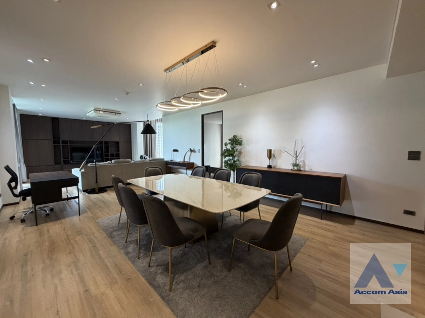 5  4 br Apartment For Rent in Sukhumvit ,Bangkok BTS Phrom Phong at Modern Brand New Apartment AA33095