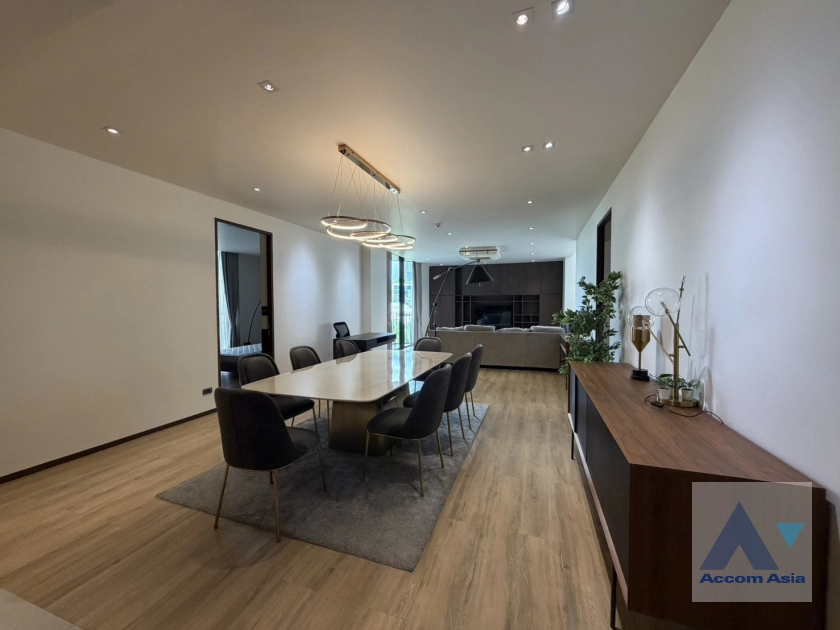 4  4 br Apartment For Rent in Sukhumvit ,Bangkok BTS Phrom Phong at Modern Brand New Apartment AA33095