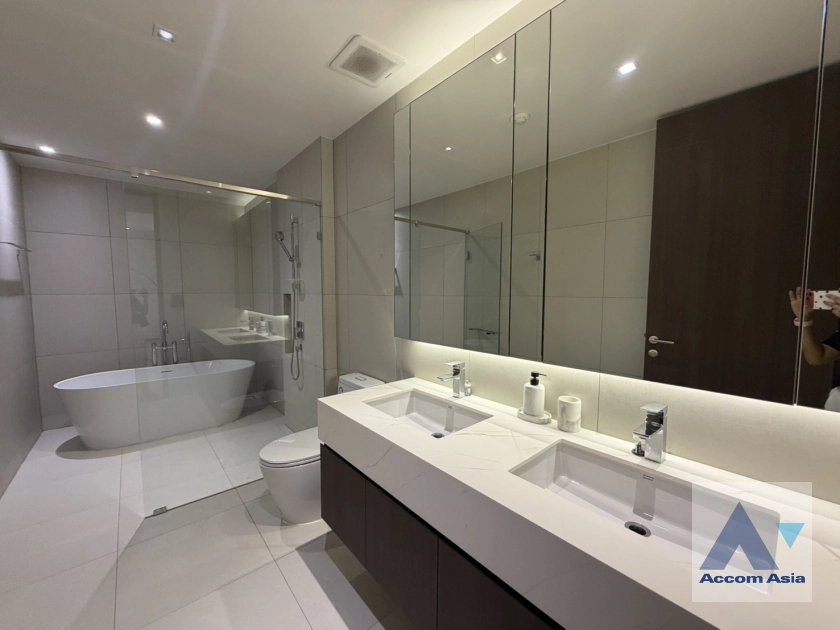 17  4 br Apartment For Rent in Sukhumvit ,Bangkok BTS Phrom Phong at Modern Brand New Apartment AA33095