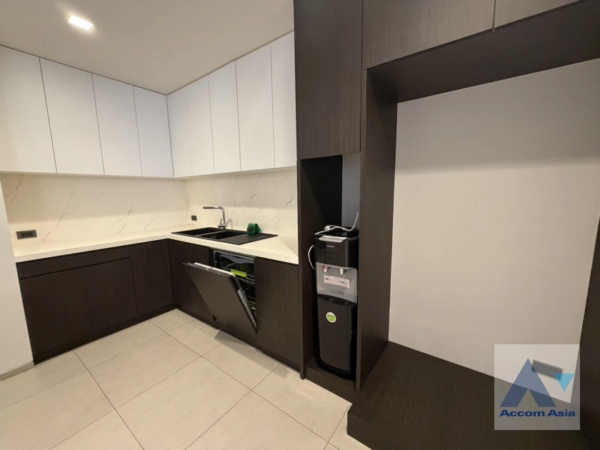 9  4 br Apartment For Rent in Sukhumvit ,Bangkok BTS Phrom Phong at Modern Brand New Apartment AA33095