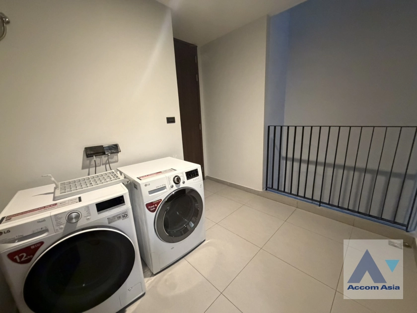 23  4 br Apartment For Rent in Sukhumvit ,Bangkok BTS Phrom Phong at Modern Brand New Apartment AA33095