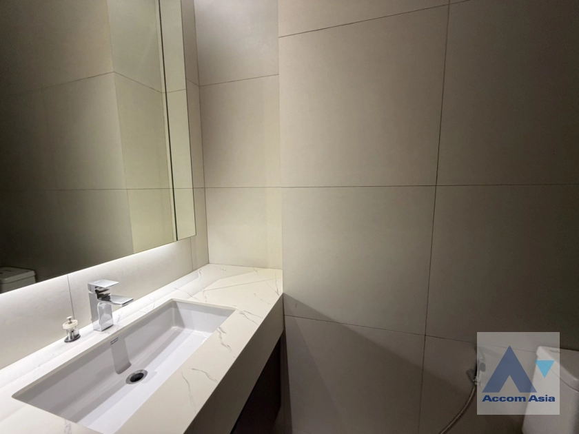 20  4 br Apartment For Rent in Sukhumvit ,Bangkok BTS Phrom Phong at Modern Brand New Apartment AA33095