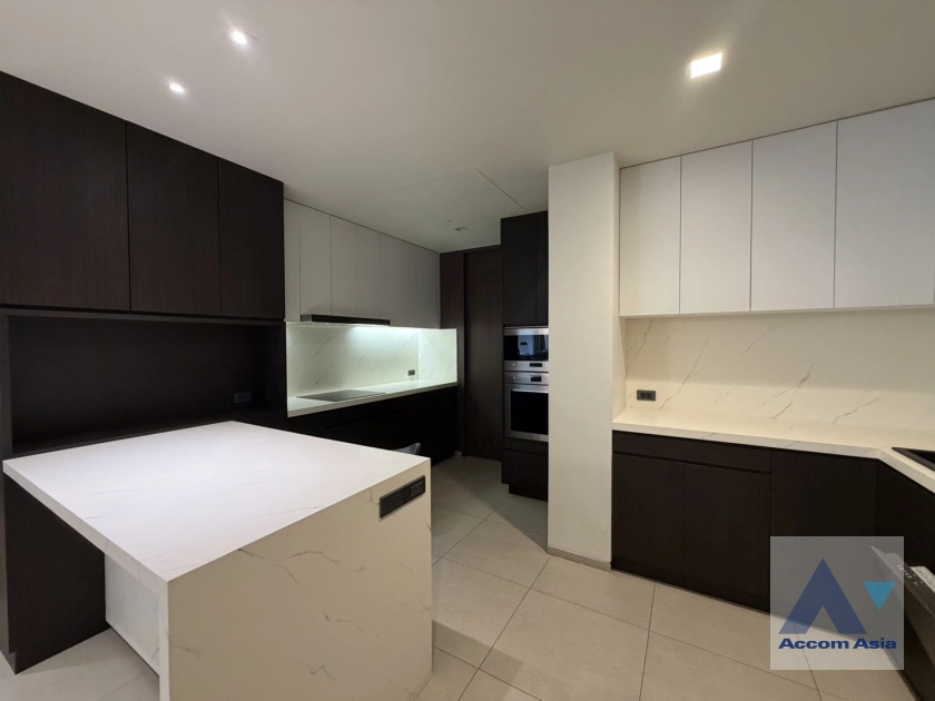 8  4 br Apartment For Rent in Sukhumvit ,Bangkok BTS Phrom Phong at Modern Brand New Apartment AA33095