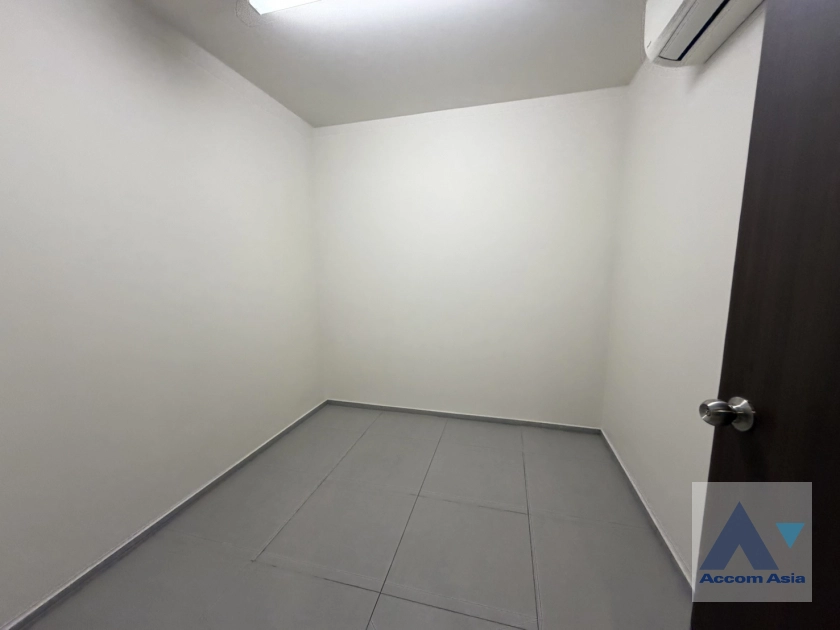 16  4 br Apartment For Rent in Sukhumvit ,Bangkok BTS Phrom Phong at Modern Brand New Apartment AA33095