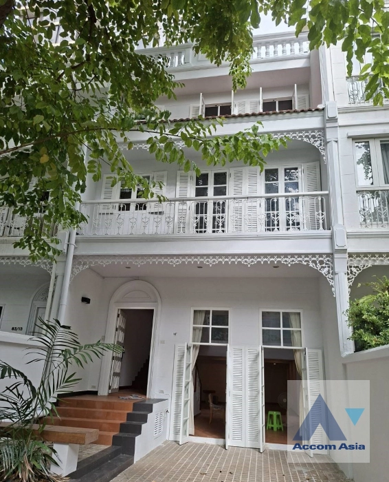  2  3 br Townhouse For Rent in Ploenchit ,Bangkok BTS Ploenchit AA33100