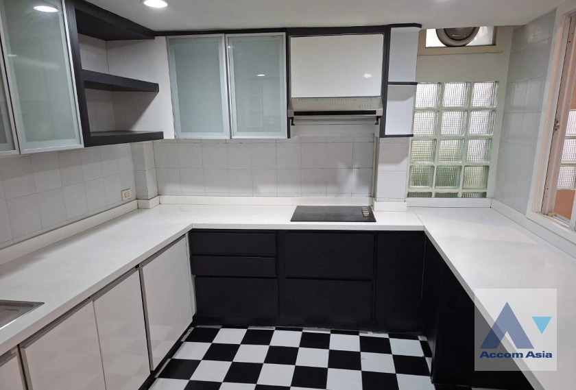 9  3 br Townhouse For Rent in Ploenchit ,Bangkok BTS Ploenchit AA33100