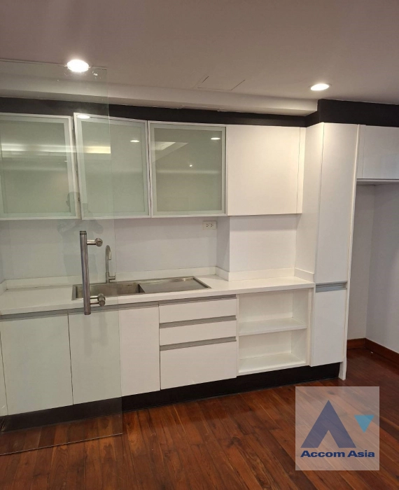 12  3 br Townhouse For Rent in Ploenchit ,Bangkok BTS Ploenchit AA33100