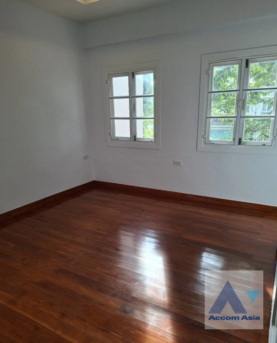 22  3 br Townhouse For Rent in Ploenchit ,Bangkok BTS Ploenchit AA33100
